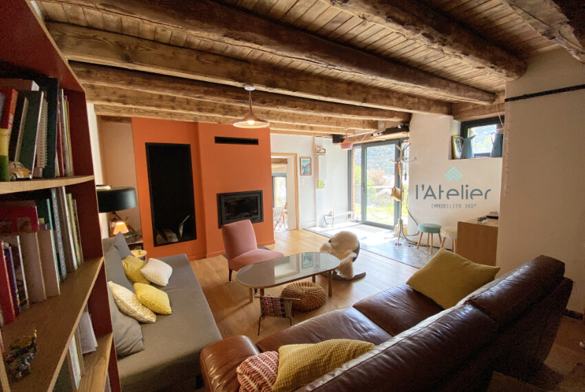 latelier_immo_maison_village_salon_4