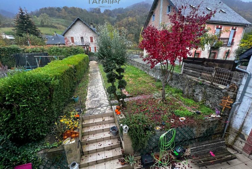 maison-immobilier-achat-acheter-sarrancolin-valleedaure-saintlarysoulan-investissement-année-vue-montagnes-jardin-latelierimmo.com-1