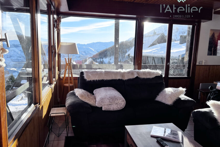 chalet-pladadet-saintlarysoulan-vue-montagnes-pistes-valleedaure-hautespyrenees-investissement-bois-acheter-achat-hiver-latelierimmo.com