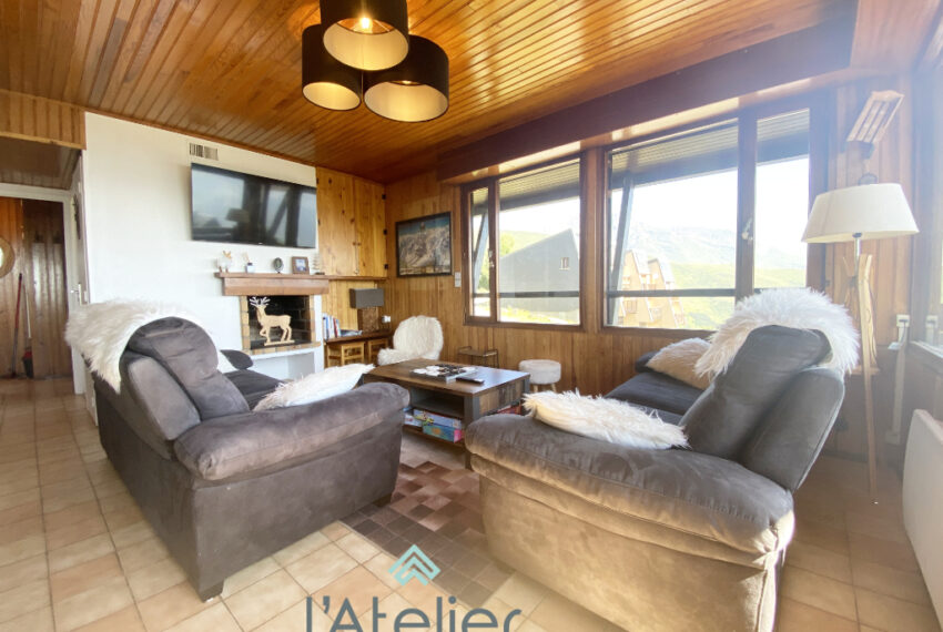 chalet-pladadet-saintlarysoulan-vue-montagnes-pistes-valleedaure-hautespyrenees-investissement-bois-acheter-achat-latelierimmo.com-1