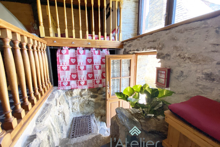 3-maison-village-soulan-saintlarysoulan-valleedaure-hautespyrenees-montagnes-grange-bois-pierres-vue-acheter-achat-investissement-exclusivite-latelierimmo.com