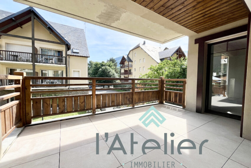 T2-neuf-investissement-montagnes-vefa-achat-immobilier-hautespyrénnées-saintlarysoulan-pierres-bois-vue-balcon-chalet-latelierimmo.com 6