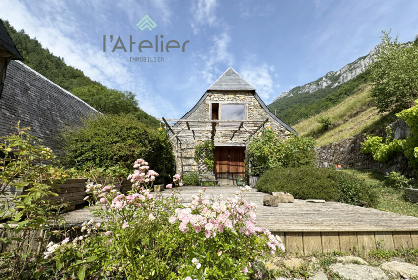15-propriété-sarrancolin-beyrede-saintlarysoulan-grange-paradis-montagnes-achat-acheter-investissement-bonheur-verdure-fleurs-hautespyrenees-valleedaure-latelierimmo.com