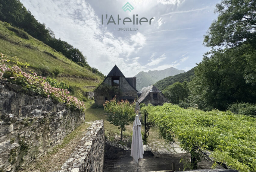 2-propriété-sarrancolin-beyrede-saintlarysoulan-grange-paradis-montagnes-achat-acheter-investissement-bonheur-verdure-fleurs-hautespyrenees-valleedaure-latelierimmo.com