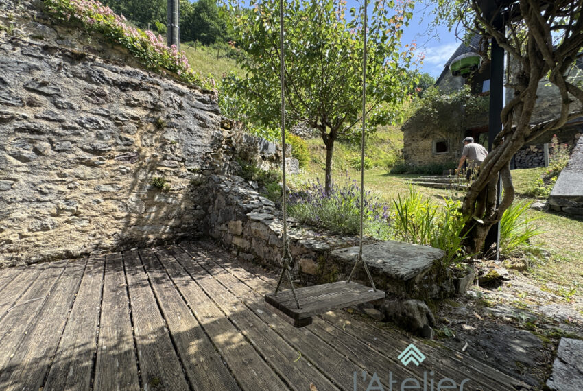 46-propriété-sarrancolin-beyrede-saintlarysoulan-grange-paradis-montagnes-achat-acheter-investissement-bonheur-verdure-fleurs-hautespyrenees-valleedaure-latelierimmo.com