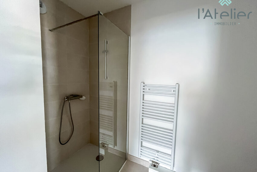 B207-T2-neuf-investissement-montagnes-vefa-achat-immobilier-hautespyrennees-saintlarysoulan-pierres-bois-vue-balcon-leschaletsdor-latelierimmo.com-10