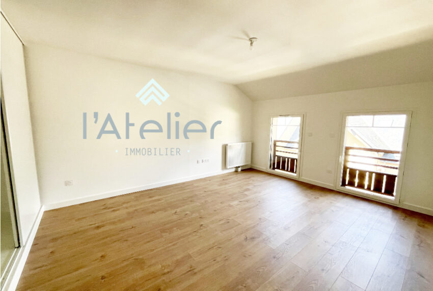 T4-duplex-neuf-pyrennees-investissement-location-montagnes-vefa-achat-immobilier-hautespyrénnées-saintlarysoulan-pierres-bois-vue-balcon-chalet-prestige-latelierimmo.com-10