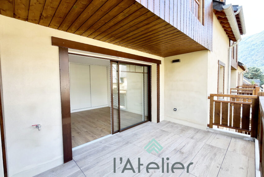 T4-duplex-neuf-pyrennees-investissement-location-montagnes-vefa-achat-immobilier-hautespyrénnées-saintlarysoulan-pierres-bois-vue-balcon-chalet-prestige-latelierimmo.com-11
