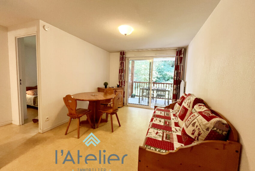 hiver-ete-saison-ski-snowboard-appartement-piscine-couchages-saintlarysoulan-altiservice-t2-location-balcon-exterieur-latelierimmo.com-1