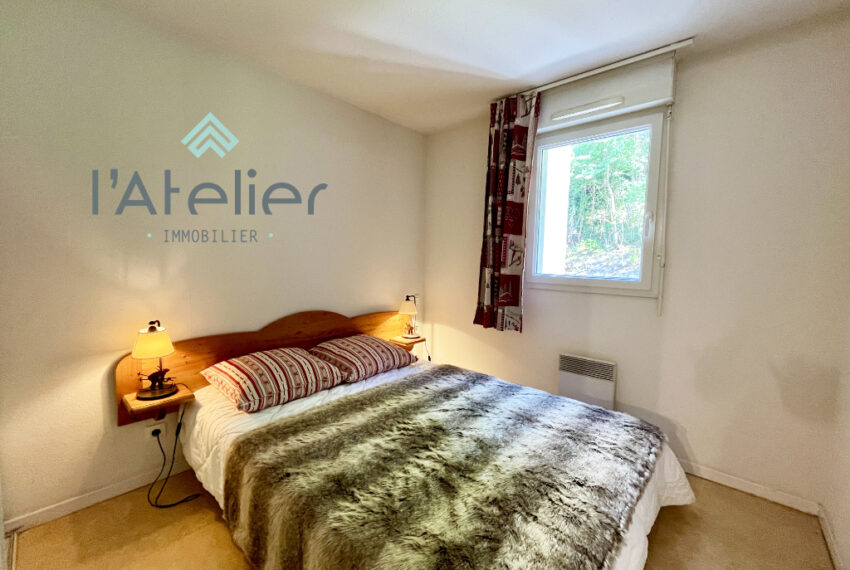 hiver-ete-saison-ski-snowboard-appartement-piscine-couchages-saintlarysoulan-altiservice-t2-location-balcon-exterieur-latelierimmo.com-3