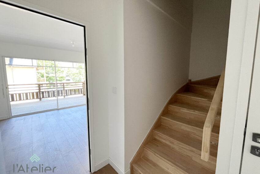 T4-duplex-neuf-eiffage-investissement-montagnes-vefa-achat-immobilier-hautespyrennees-saintlarysoulan-pierres-bois-vue-balcon-chalet-latelierimmo.com 5